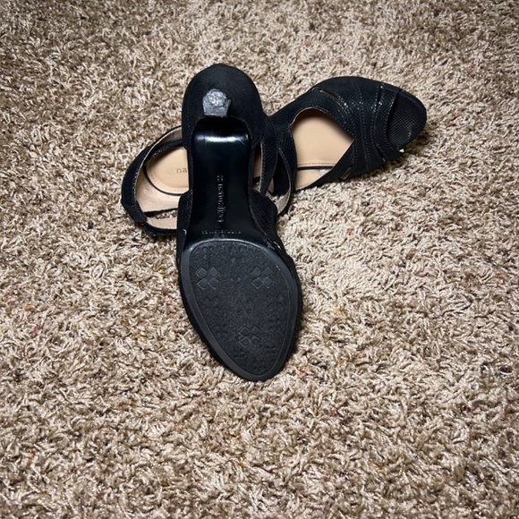 Naturalizer N5 Comfort Black Strappy Heels – 7.5W - Picture 2 of 5